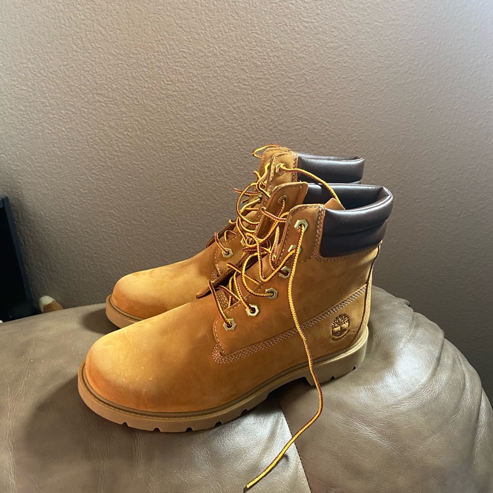 NWOT Timberland Linden Woods Boot size 9.5